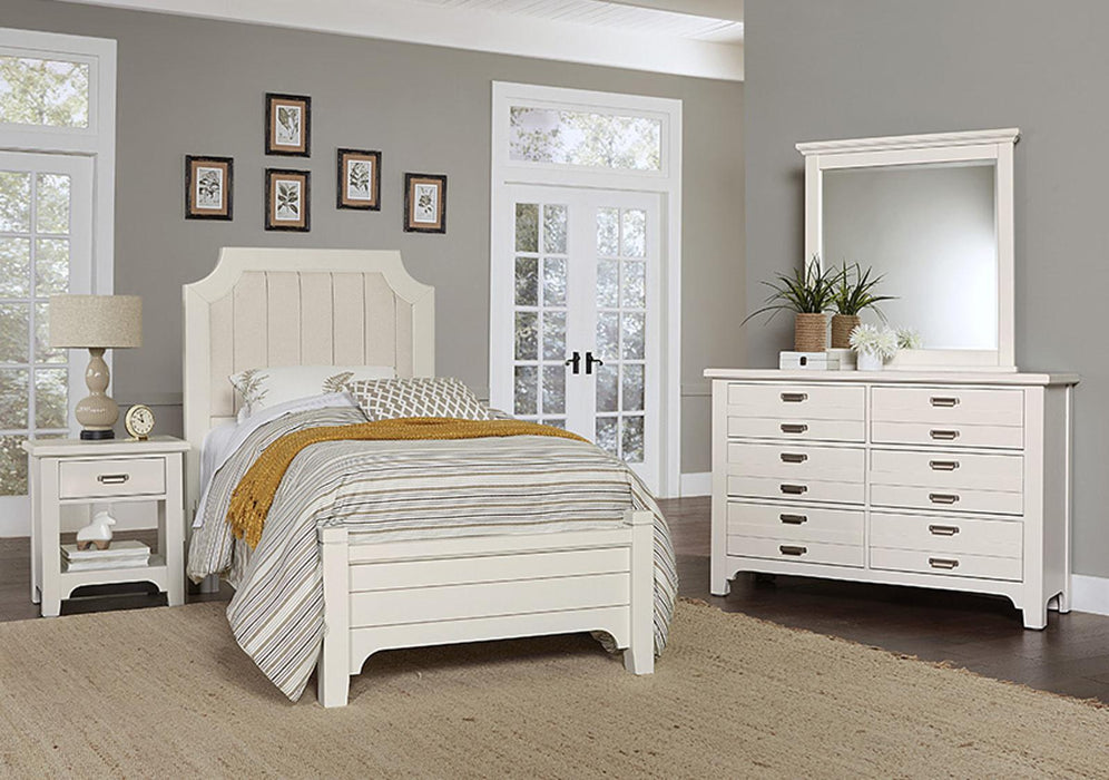 Vaughan-Bassett Bungalow Full Upholstered Bed in Lattice